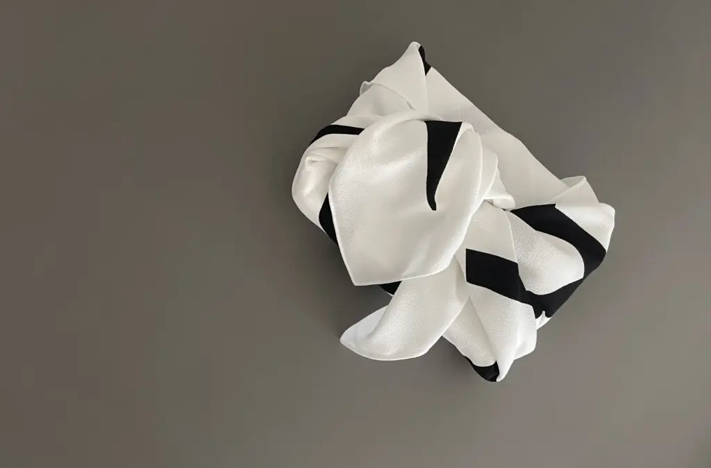 <div class="title80">広瀬裕子の「わたしが整う日用品」 file.10</div>「新しい『美』の風呂敷」