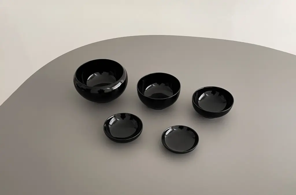 <div class="title80">広瀬裕子の「わたしが整う日用品」 file.12</div>「こころを満たす応量器」